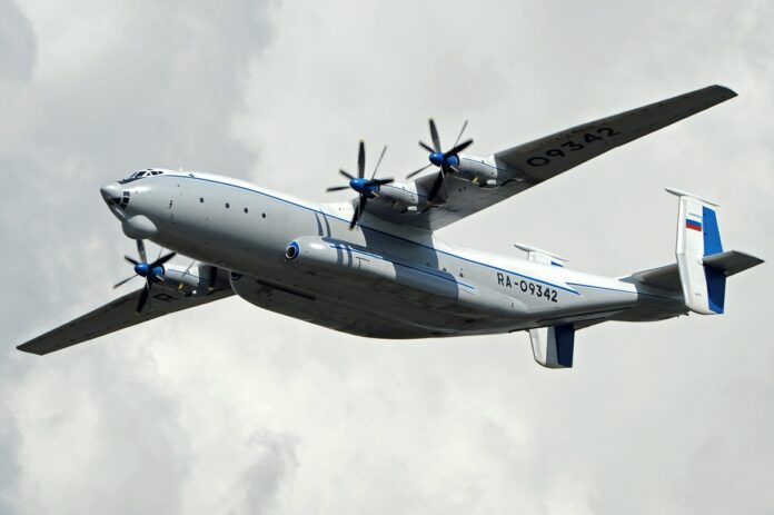 Antonov-An-22 Un avion