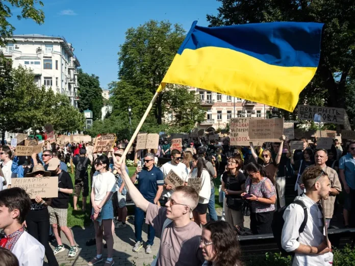 6-17 Zelenski în Turcia. La Kiev, demiterea ministrului Apărării stârnește haos