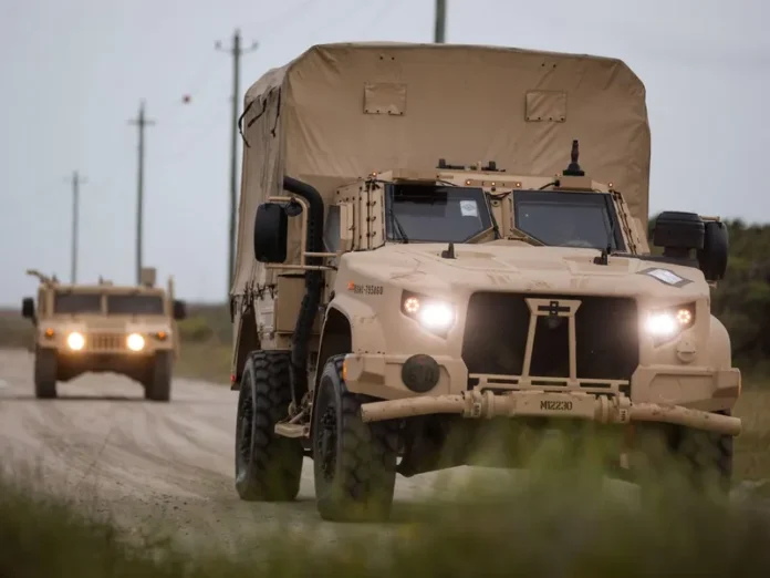 6-15 Armata SUA semnează un nou contract pentru blindate HMMWV