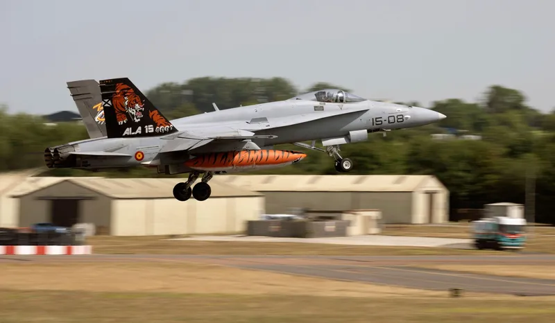 NATO trebuie să respingă incursiunile dronelor pe teritoriul aliat