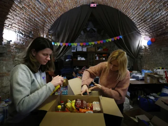 6-11 Polonia îndeamnă populația să-și pregătească „bagajul